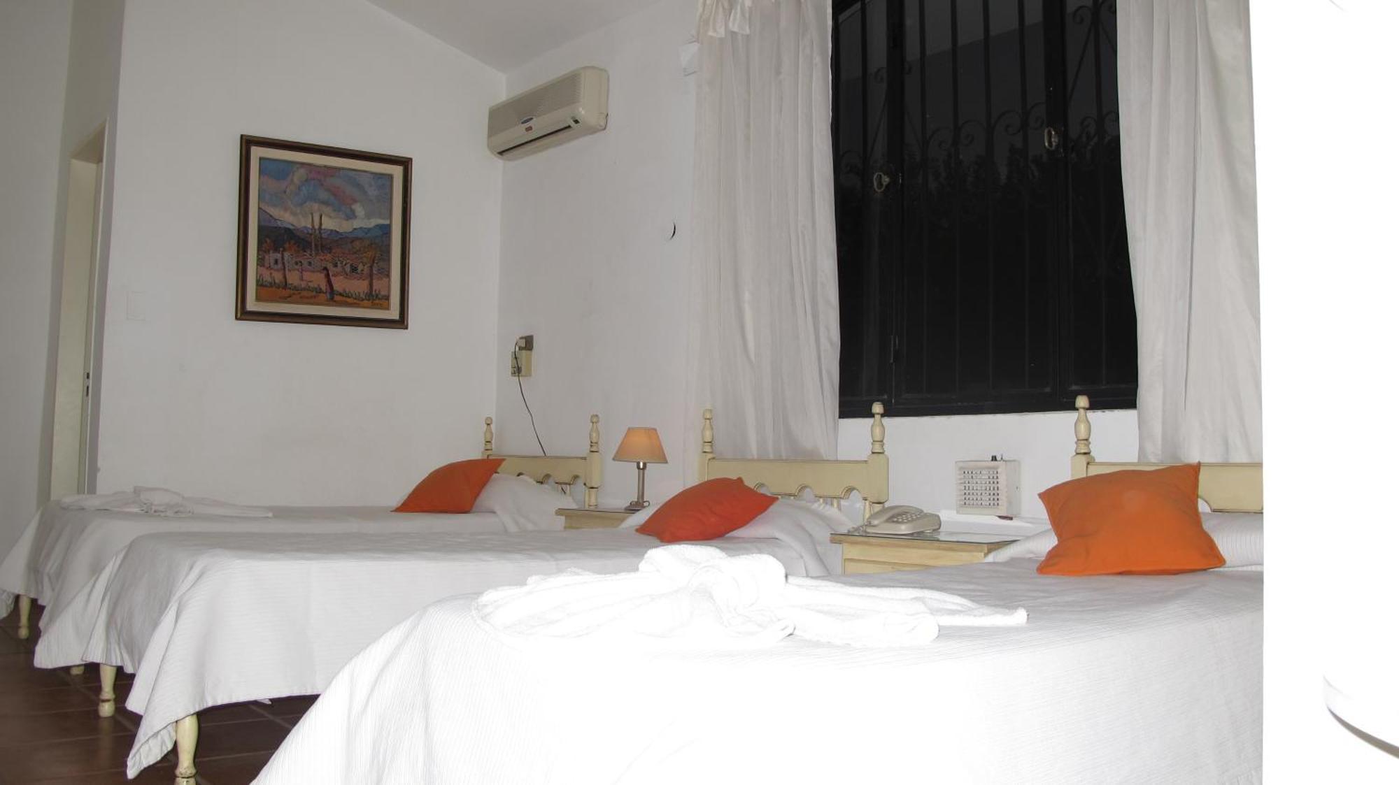 Portal De La Montana Hotel Villa Carlos Paz Room photo